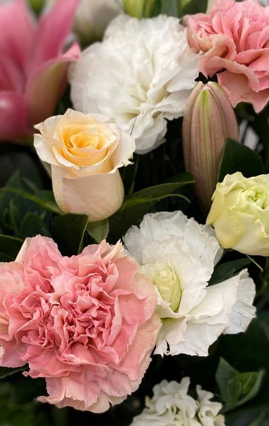 FLORIST CHOICE Arrangement Pastels